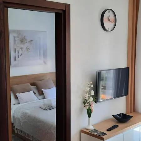 - Titova Apartament *