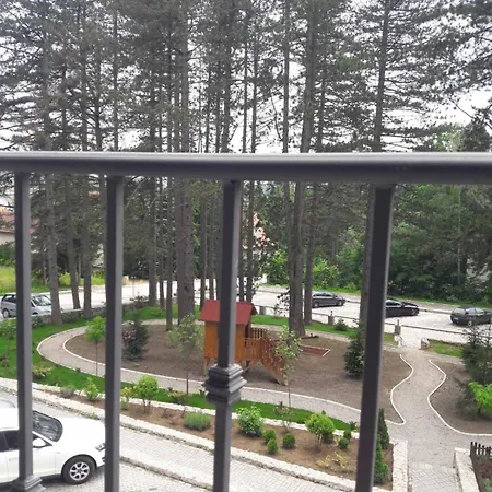 - Titova Apartament Palisat