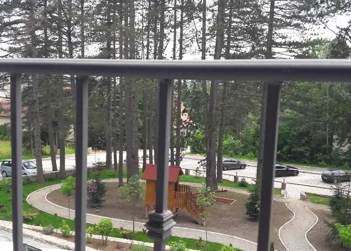 - Titova Apartman Palisat